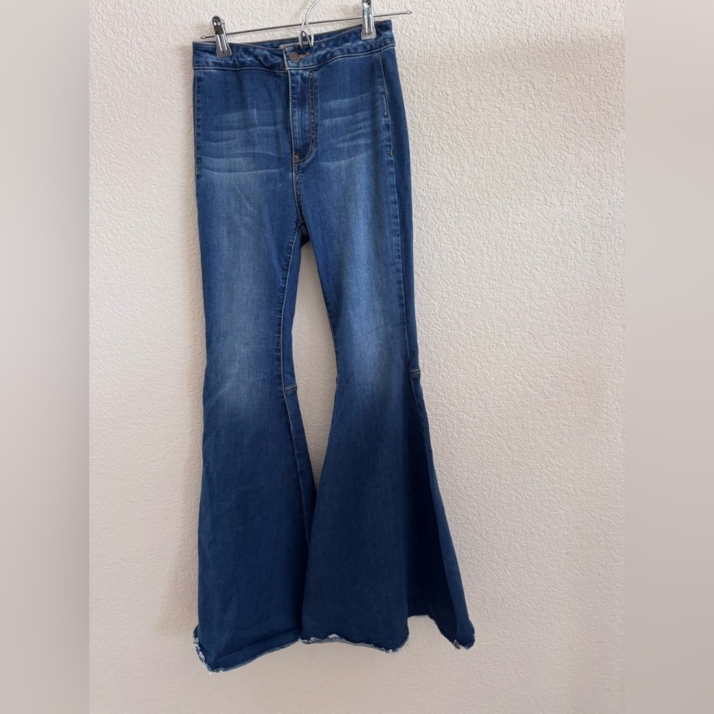 Free People Women's Blue Wide Flared Jeans Boho Frayed Hem Size 25